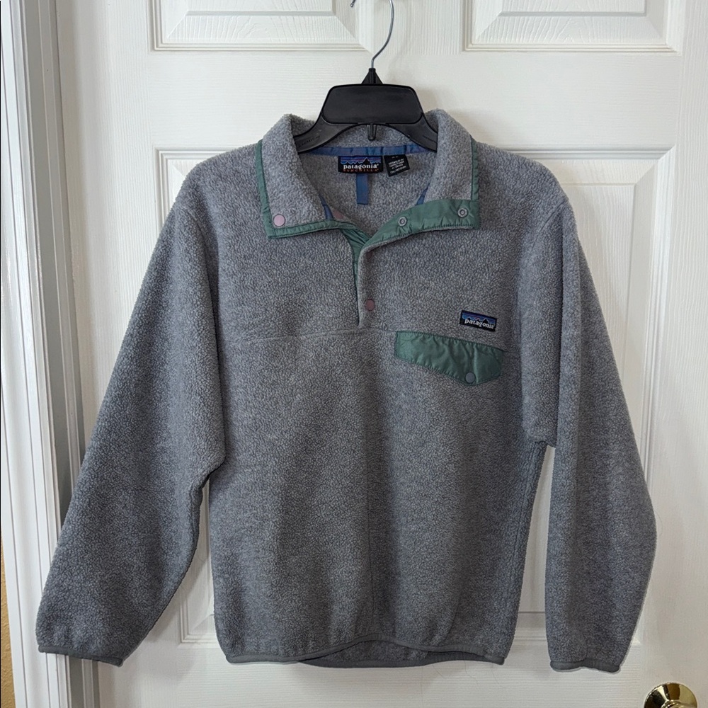 Patagonia Women's Gray Sweater with Green Accents